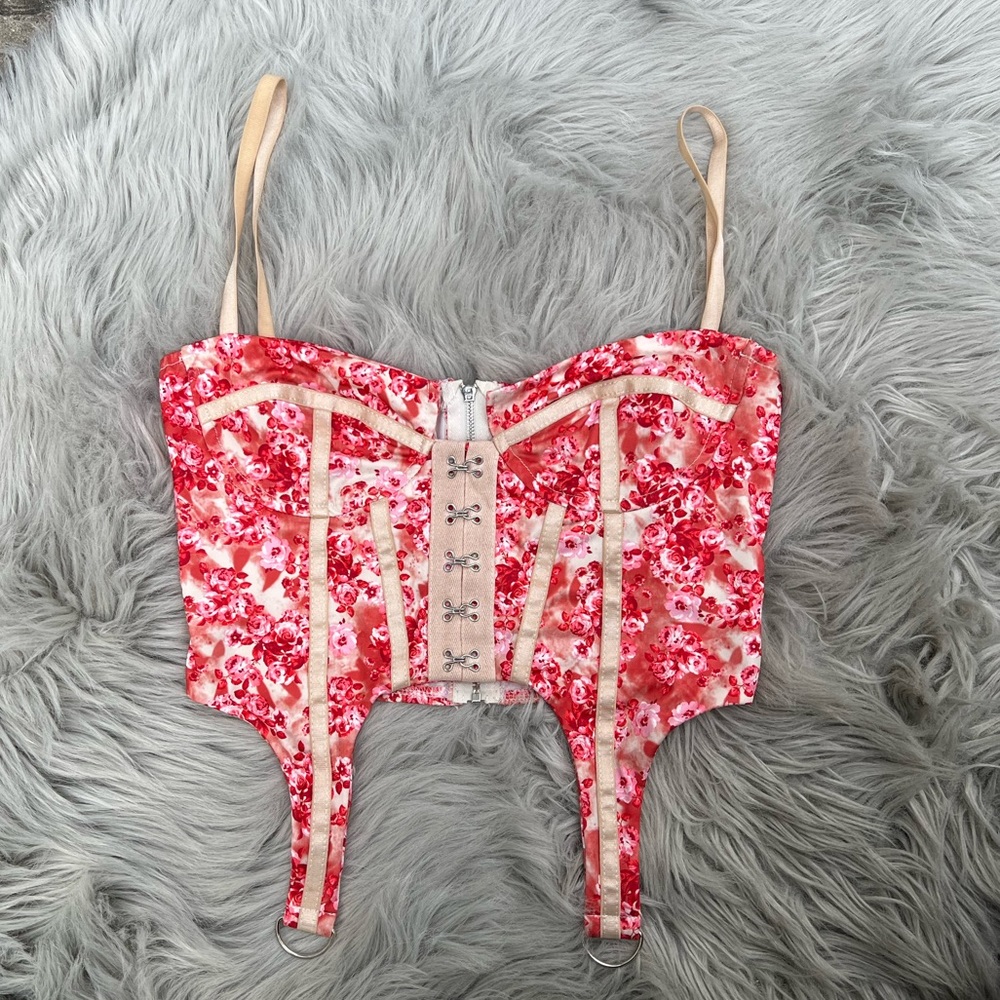 corset style crop top